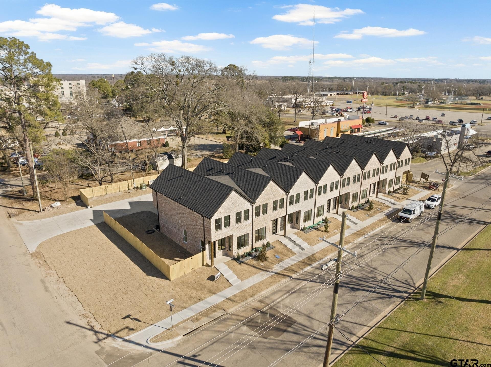 188 W 17th, Mount Pleasant, TX 75455, 3 Habitaciones Habitaciones , ,2 BañosBaños,Residential,En Venta,188 W 17th,25006598