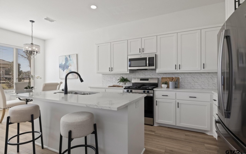 188 W 17th, Mount Pleasant, TX 75455, 3 Habitaciones Habitaciones , ,2 BañosBaños,Residential,En Venta,188 W 17th,25006598
