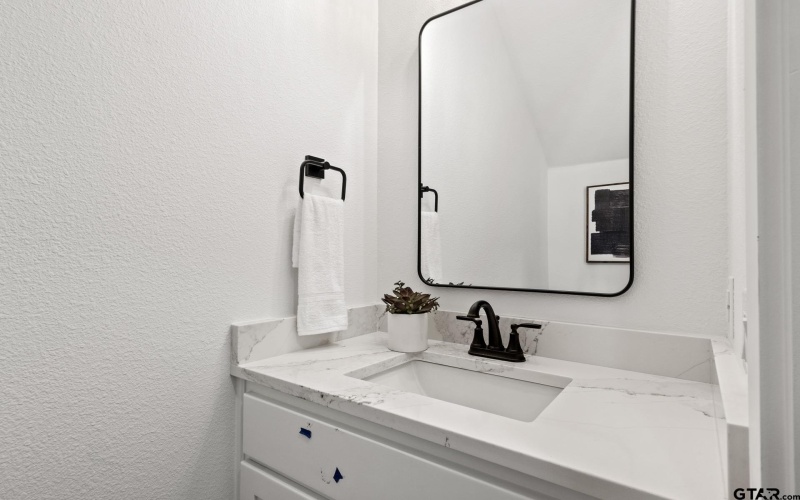188 W 17th, Mount Pleasant, TX 75455, 3 Habitaciones Habitaciones , ,2 BañosBaños,Residential,En Venta,188 W 17th,25006598