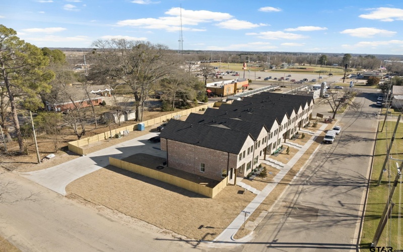188 W 17th, Mount Pleasant, TX 75455, 3 Habitaciones Habitaciones , ,2 BañosBaños,Residential,En Venta,188 W 17th,25006598