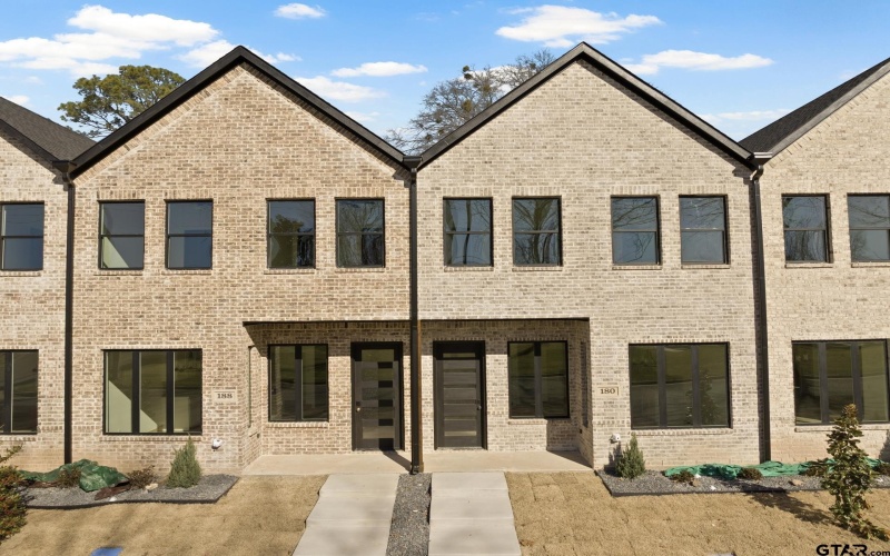 188 W 17th, Mount Pleasant, TX 75455, 3 Habitaciones Habitaciones , ,2 BañosBaños,Residential,En Venta,188 W 17th,25006598