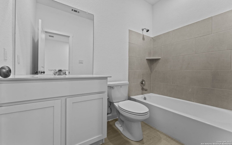 726 Bee Ridge Pt, New Braunfels, TX 78130, 4 Bedrooms Bedrooms, ,2 BathroomsBathrooms,Residential,For Sale,726 Bee Ridge Pt,0,1926415