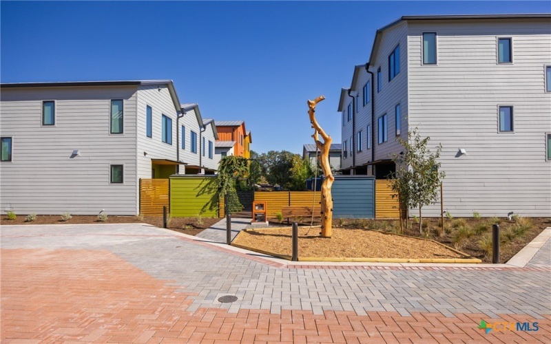 1909 Dutton Drive unit: B #B, San Marcos, TX 78666, 3 Habitaciones Habitaciones , ,2 BañosBaños,Residential,En Venta,1909 Dutton Drive unit: B,0,576508