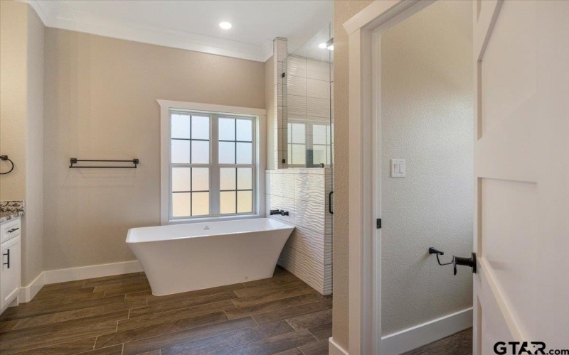 12255 Oak Grove Drive, Tyler, TX 75706, 4 Bedrooms Bedrooms, ,2 BathroomsBathrooms,Residential,For Sale,12255 Oak Grove Drive,0,25017415