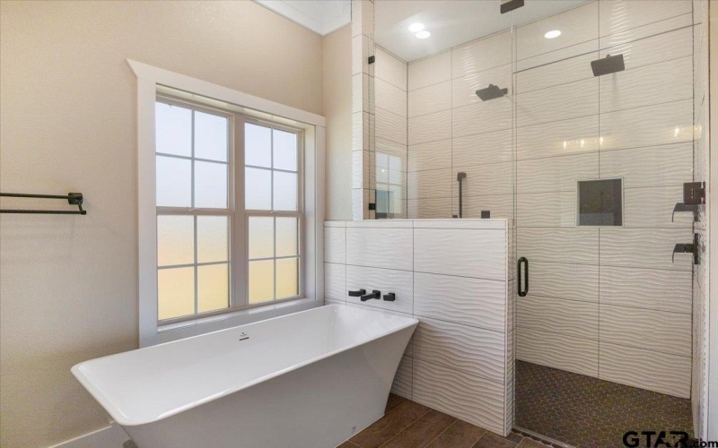 12255 Oak Grove Drive, Tyler, TX 75706, 4 Bedrooms Bedrooms, ,2 BathroomsBathrooms,Residential,For Sale,12255 Oak Grove Drive,0,25017415