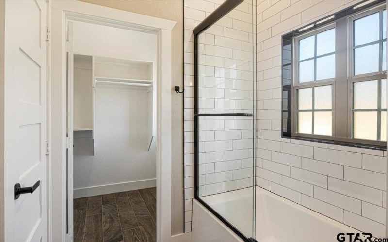 12255 Oak Grove Drive, Tyler, TX 75706, 4 Bedrooms Bedrooms, ,2 BathroomsBathrooms,Residential,For Sale,12255 Oak Grove Drive,0,25017415