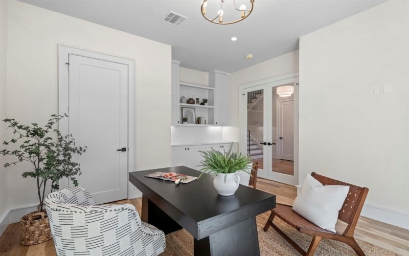 8812 Lanarkshire Drive, Dallas, TX 75238, 5 Bedrooms Bedrooms, ,6 BathroomsBathrooms,Residential,For Sale,8812 Lanarkshire Drive,0,21103064