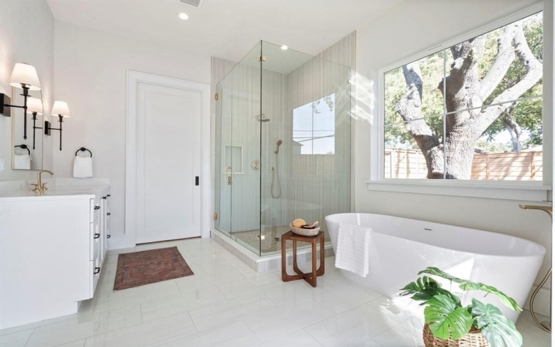 8812 Lanarkshire Drive, Dallas, TX 75238, 5 Bedrooms Bedrooms, ,6 BathroomsBathrooms,Residential,For Sale,8812 Lanarkshire Drive,0,21103064