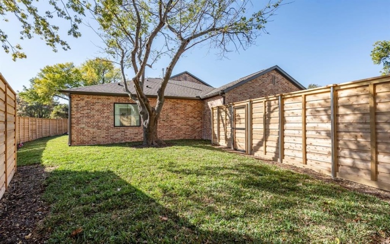 8812 Lanarkshire Drive, Dallas, TX 75238, 5 Bedrooms Bedrooms, ,6 BathroomsBathrooms,Residential,For Sale,8812 Lanarkshire Drive,0,21103064