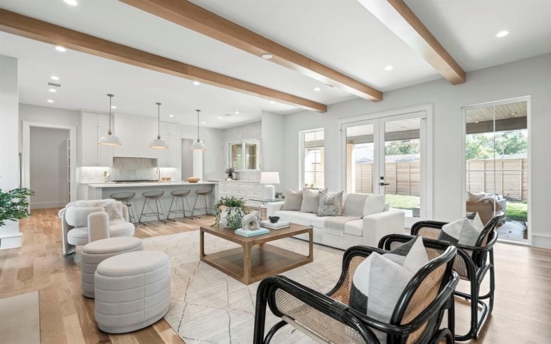 8812 Lanarkshire Drive, Dallas, TX 75238, 5 Bedrooms Bedrooms, ,6 BathroomsBathrooms,Residential,For Sale,8812 Lanarkshire Drive,0,21103064