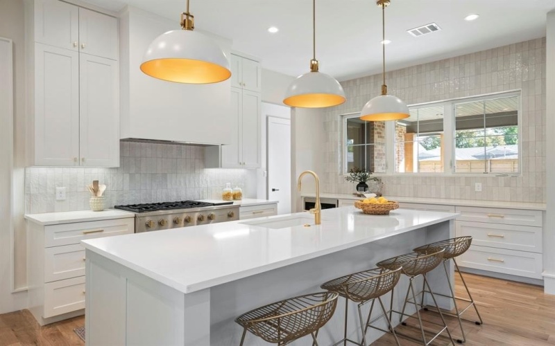 8812 Lanarkshire Drive, Dallas, TX 75238, 5 Bedrooms Bedrooms, ,6 BathroomsBathrooms,Residential,For Sale,8812 Lanarkshire Drive,0,21103064