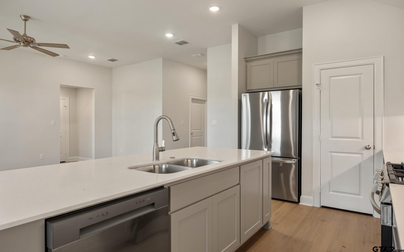 2249 Dogwood Park Blvd, Tyler, TX 75707, 3 Bedrooms Bedrooms, ,2 BathroomsBathrooms,Residential,For Sale,2249 Dogwood Park Blvd,0,25017417