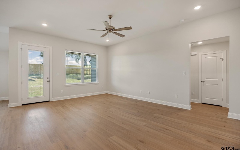 2249 Dogwood Park Blvd, Tyler, TX 75707, 3 Bedrooms Bedrooms, ,2 BathroomsBathrooms,Residential,For Sale,2249 Dogwood Park Blvd,0,25017417