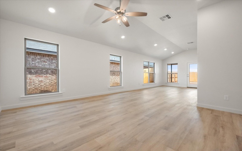 3118 138th Place, Lubbock, TX 79423, 4 Bedrooms Bedrooms, ,2 BathroomsBathrooms,Residential,For Sale,3118 138th Place,0,202563810