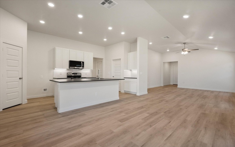 3118 138th Place, Lubbock, TX 79423, 4 Bedrooms Bedrooms, ,2 BathroomsBathrooms,Residential,For Sale,3118 138th Place,0,202563810