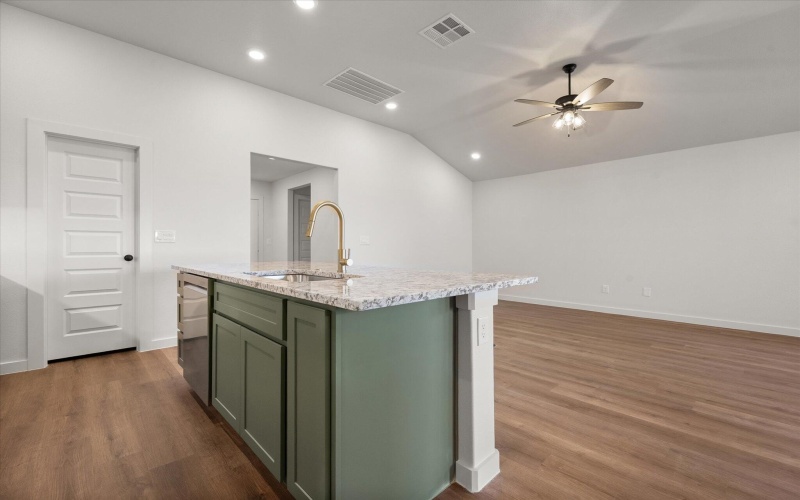 3120 138th Place, Lubbock, TX 79423, 4 Habitaciones Habitaciones , ,2 BañosBaños,Residential,En Venta,3120 138th Place,0,202563835