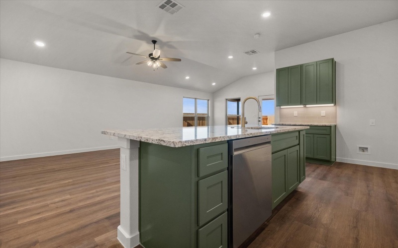 3120 138th Place, Lubbock, TX 79423, 4 Habitaciones Habitaciones , ,2 BañosBaños,Residential,En Venta,3120 138th Place,0,202563835