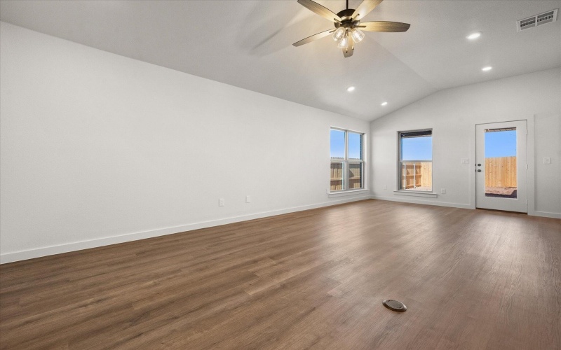 3120 138th Place, Lubbock, TX 79423, 4 Habitaciones Habitaciones , ,2 BañosBaños,Residential,En Venta,3120 138th Place,0,202563835