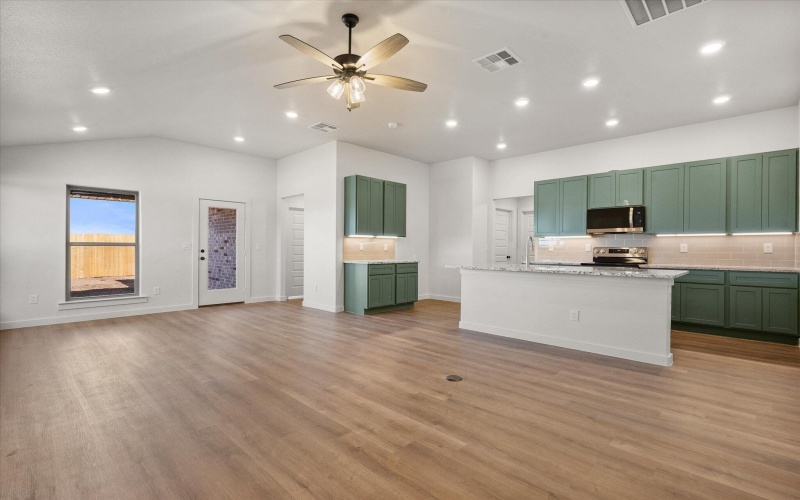 3120 138th Place, Lubbock, TX 79423, 4 Habitaciones Habitaciones , ,2 BañosBaños,Residential,En Venta,3120 138th Place,0,202563835