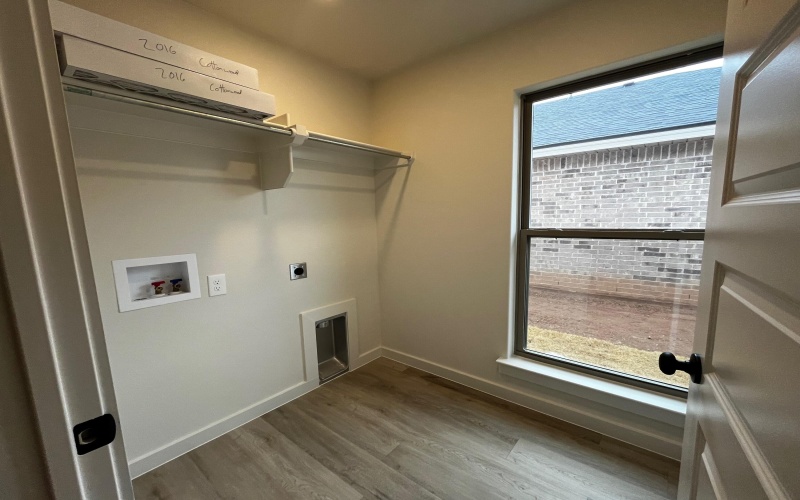 2016 Cottonwood Avenue, Wolfforth, TX 79382, 4 Bedrooms Bedrooms, ,2 BathroomsBathrooms,Residential,For Sale,2016 Cottonwood Avenue,0,202563837