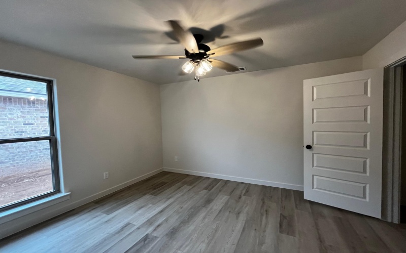 2016 Cottonwood Avenue, Wolfforth, TX 79382, 4 Bedrooms Bedrooms, ,2 BathroomsBathrooms,Residential,For Sale,2016 Cottonwood Avenue,0,202563837