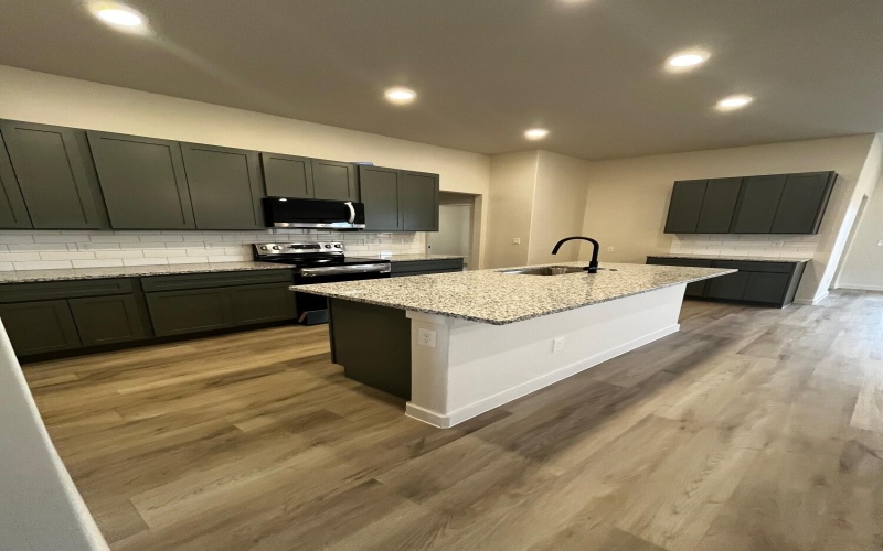 2016 Cottonwood Avenue, Wolfforth, TX 79382, 4 Bedrooms Bedrooms, ,2 BathroomsBathrooms,Residential,For Sale,2016 Cottonwood Avenue,0,202563837