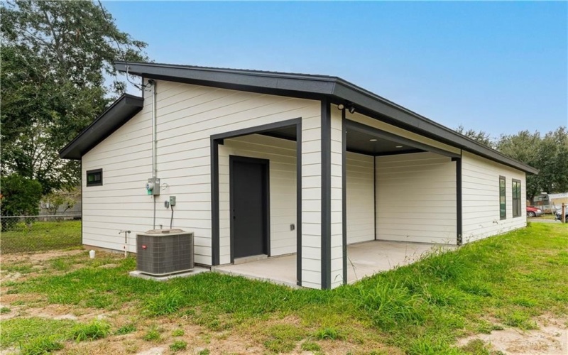 207 E Diaz Avenue, Pharr, TX 78577, 3 Bedrooms Bedrooms, ,2 BathroomsBathrooms,Residential,For Sale,207 E Diaz Avenue,0,488383