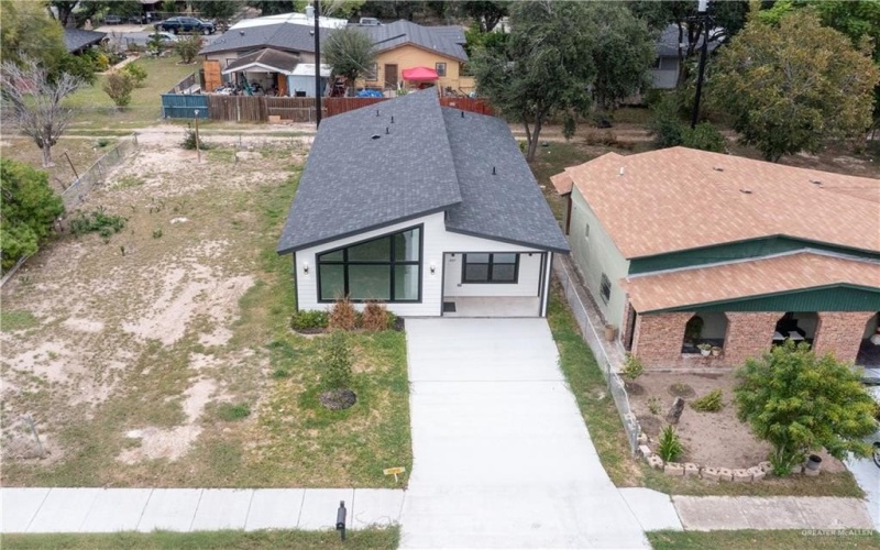 207 E Diaz Avenue, Pharr, TX 78577, 3 Bedrooms Bedrooms, ,2 BathroomsBathrooms,Residential,For Sale,207 E Diaz Avenue,0,488383