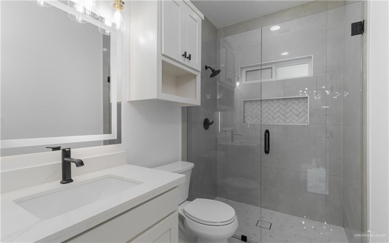 207 E Diaz Avenue, Pharr, TX 78577, 3 Bedrooms Bedrooms, ,2 BathroomsBathrooms,Residential,For Sale,207 E Diaz Avenue,0,488383