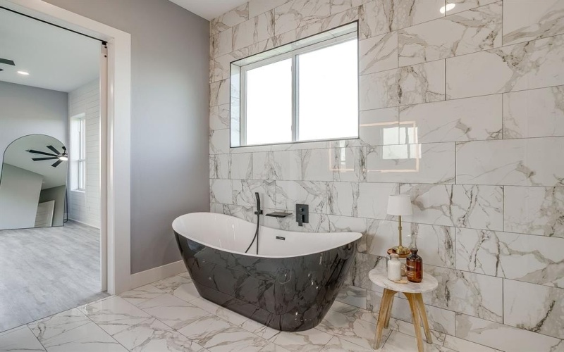 9316 Granda Vista, Joshua, TX 76058, 5 Bedrooms Bedrooms, ,5 BathroomsBathrooms,Residential,For Sale,9316 Granda Vista,0,21125589