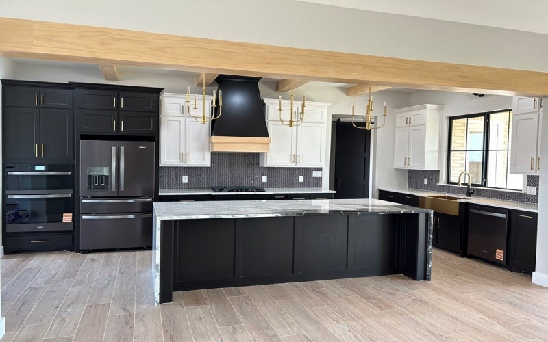 9811 E County Rd, Midland, TX 79706, 5 Bedrooms Bedrooms, ,5 BathroomsBathrooms,Residential,For Sale,9811 E County Rd,0,50087257