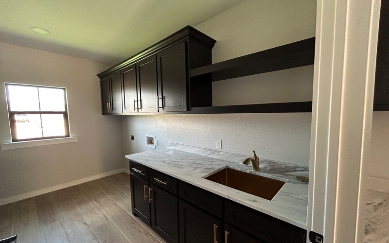 9811 E County Rd, Midland, TX 79706, 5 Bedrooms Bedrooms, ,5 BathroomsBathrooms,Residential,For Sale,9811 E County Rd,0,50087257