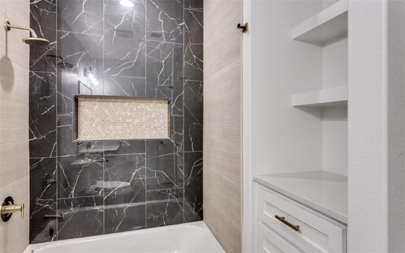 5601 Houghton Avenue, Fort Worth, TX 76107, 4 Bedrooms Bedrooms, ,2 BathroomsBathrooms,Residential,For Sale,5601 Houghton Avenue,0,21125699