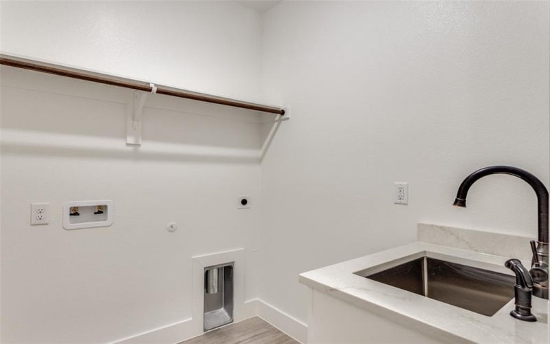 5601 Houghton Avenue, Fort Worth, TX 76107, 4 Bedrooms Bedrooms, ,2 BathroomsBathrooms,Residential,For Sale,5601 Houghton Avenue,0,21125699