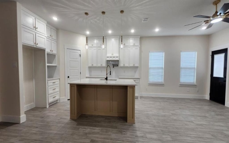 5601 Houghton Avenue, Fort Worth, TX 76107, 4 Bedrooms Bedrooms, ,2 BathroomsBathrooms,Residential,For Sale,5601 Houghton Avenue,0,21125699