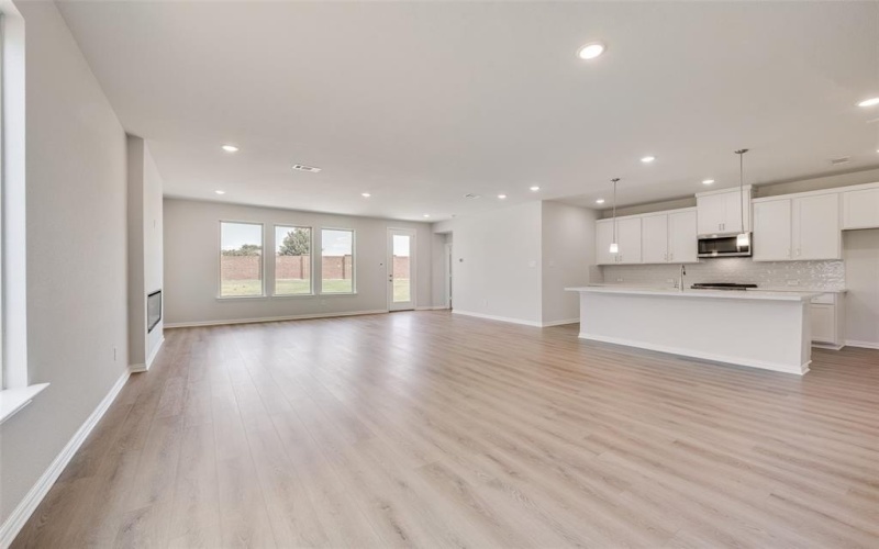 817 Hayes Court, Crowley, TX 76036, 3 Bedrooms Bedrooms, ,2 BathroomsBathrooms,Residential,For Sale,817 Hayes Court,0,21125800