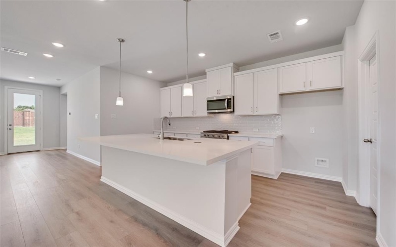 817 Hayes Court, Crowley, TX 76036, 3 Bedrooms Bedrooms, ,2 BathroomsBathrooms,Residential,For Sale,817 Hayes Court,0,21125800