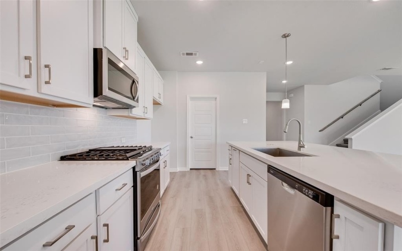 817 Hayes Court, Crowley, TX 76036, 3 Bedrooms Bedrooms, ,2 BathroomsBathrooms,Residential,For Sale,817 Hayes Court,0,21125800