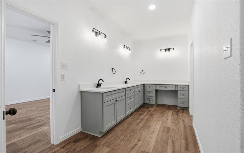 1508 Anaconda Trail, Granbury, TX 76048, 3 Bedrooms Bedrooms, ,2 BathroomsBathrooms,Residential,For Sale,1508 Anaconda Trail,0,21125827