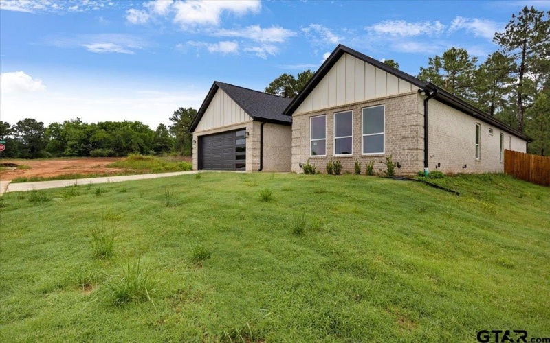 9512 FRIEDLANDER WAY, Tyler, TX 75703, 4 Bedrooms Bedrooms, ,3 BathroomsBathrooms,Residential,For Sale,9512 FRIEDLANDER WAY,25006761