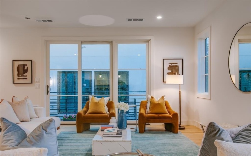 7207 Gaston Avenue #906, Dallas, TX 75206, 2 Bedrooms Bedrooms, ,2 BathroomsBathrooms,Residential,For Sale,7207 Gaston Avenue,0,21126165