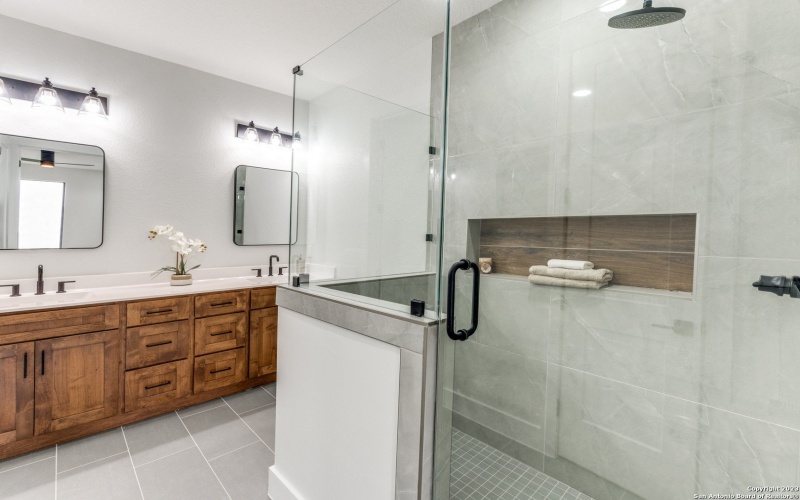 315-102 Cincinnati Ave, San Antonio, TX 78201, 3 Bedrooms Bedrooms, ,3 BathroomsBathrooms,Residential,For Sale,315-102 Cincinnati Ave,0,1728560