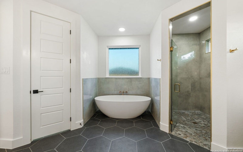 486 James Way, Castroville, TX 78009, 4 Bedrooms Bedrooms, ,5 BathroomsBathrooms,Residential,For Sale,486 James Way,0,1785061