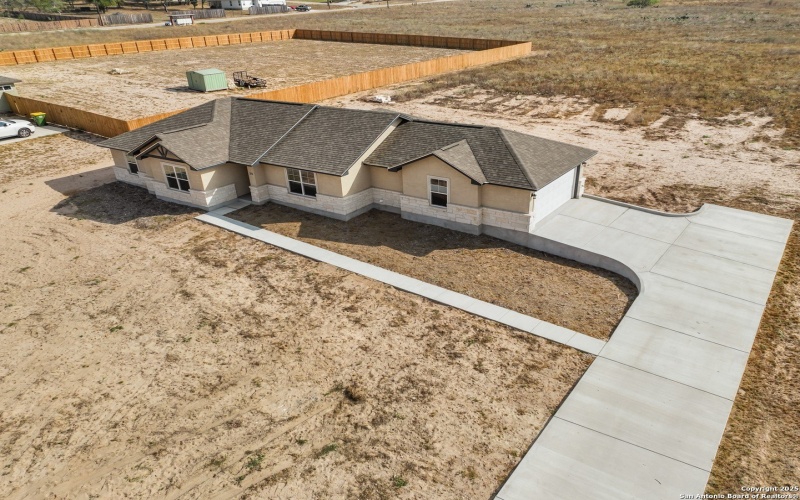 30 Log Cabin Way, Poteet, TX 78065, 3 Bedrooms Bedrooms, ,2 BathroomsBathrooms,Residential,For Sale,30 Log Cabin Way,0,1830205