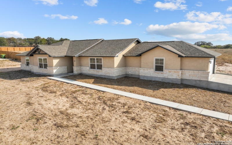 30 Log Cabin Way, Poteet, TX 78065, 3 Bedrooms Bedrooms, ,2 BathroomsBathrooms,Residential,For Sale,30 Log Cabin Way,0,1830205