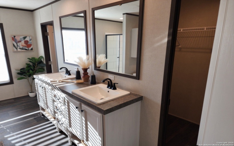 4917 Bronco Ridge, San Marcos, TX 78666, 5 Bedrooms Bedrooms, ,3 BathroomsBathrooms,Residential,For Sale,4917 Bronco Ridge,0,1836383