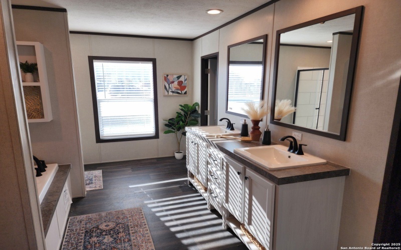 4917 Bronco Ridge, San Marcos, TX 78666, 5 Bedrooms Bedrooms, ,3 BathroomsBathrooms,Residential,For Sale,4917 Bronco Ridge,0,1836383