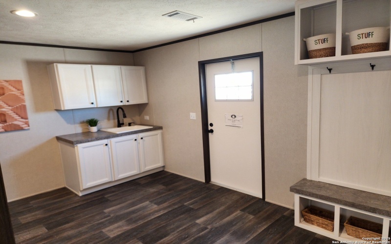 4917 Bronco Ridge, San Marcos, TX 78666, 5 Bedrooms Bedrooms, ,3 BathroomsBathrooms,Residential,For Sale,4917 Bronco Ridge,0,1836383