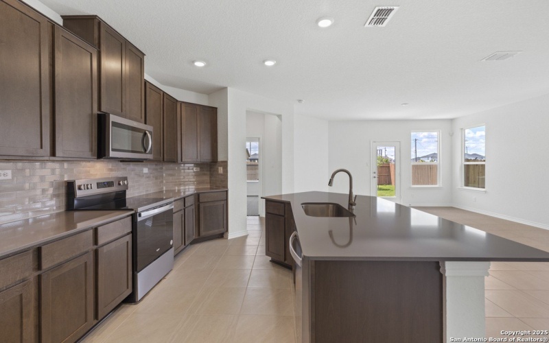 405 Panther Way, Seguin, TX 78155, 3 Bedrooms Bedrooms, ,2 BathroomsBathrooms,Residential,For Sale,405 Panther Way,0,1843558