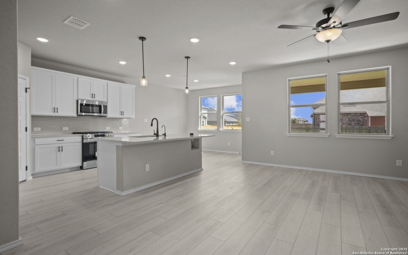 3448 Meteor Night, Converse, TX 78109, 3 Habitaciones Habitaciones , ,2 BañosBaños,Residential,En Venta,3448 Meteor Night,0,1844806